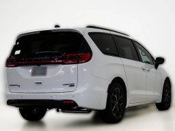 Chrysler Pacifica Limited AWD 2026