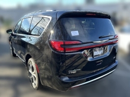 Chrysler Pacifica Pinnacle AWD 2026