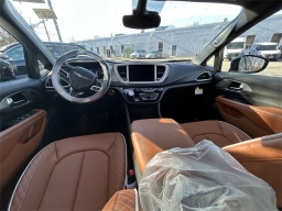 Chrysler Pacifica Pinnacle AWD 2026