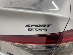 Honda Civic Sedan Hybrid Sport Touring CVT 2026