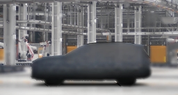 Toyota RAV4 XLE Premium FWD (Natl) 2026