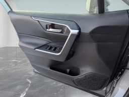 Toyota RAV4 XLE AWD (Natl) 2025