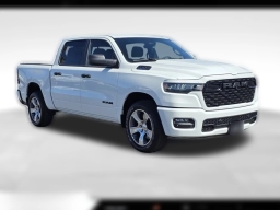 Ram 1500 Express 4x2 Crew Cab 5'7" Box 2026