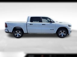 Ram 1500 Express 4x2 Crew Cab 5'7" Box 2026