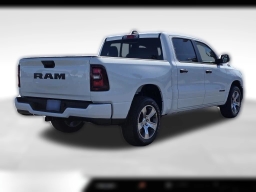 Ram 1500 Express 4x2 Crew Cab 5'7" Box 2026