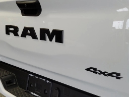 Ram 1500 Express 4x4 Crew Cab 5'7" Box 2026