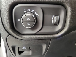 Ram 1500 Express 4x4 Crew Cab 5'7" Box 2026