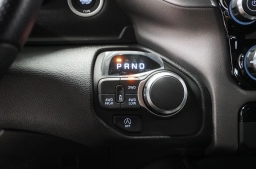 Ram 1500 Express 4x4 Crew Cab 5'7" Box 2026