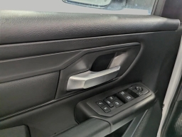 Ram 1500 Express 4x4 Crew Cab 5'7" Box 2026