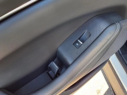 Ford Mustang Mach-E Select RWD 2026