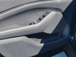 Ford Mustang Mach-E Select RWD 2026