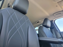 Ford Mustang Mach-E Select AWD 2025