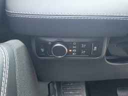 Ford Mustang Mach-E Select AWD 2025