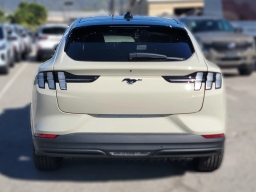 Ford Mustang Mach-E Premium RWD 2026