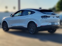 Ford Mustang Mach-E Premium RWD 2026