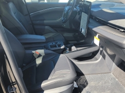 Ford Mustang Mach-E Premium AWD 2025