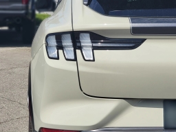 Ford Mustang Mach-E GT AWD 2025