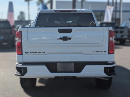 Chevrolet Silverado 1500 Custom 4WD Crew Cab 157" 2026