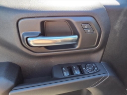 Chevrolet Silverado 1500 Custom Trail Boss 4WD Crew Cab 157" 2026