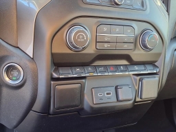 Chevrolet Silverado 1500 Custom Trail Boss 4WD Crew Cab 157" 2026