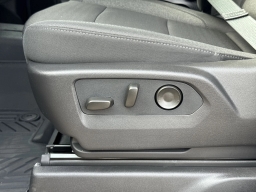 Chevrolet Silverado 1500 Custom Trail Boss 4WD Crew Cab 157" 2026