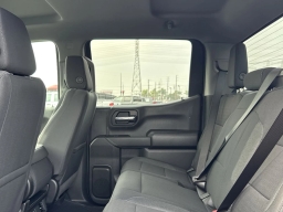 Chevrolet Silverado 1500 Custom Trail Boss 4WD Crew Cab 157" 2026