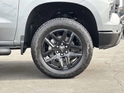 Chevrolet Silverado 1500 Custom Trail Boss 4WD Crew Cab 157" 2026