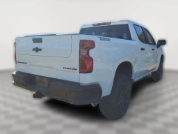 Chevrolet Silverado 1500 Custom Trail Boss 4WD Crew Cab 147" 2026