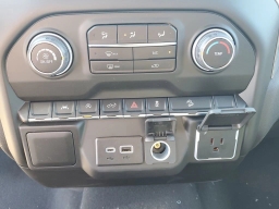 Chevrolet Silverado 1500 Custom Trail Boss 4WD Crew Cab 147" 2026