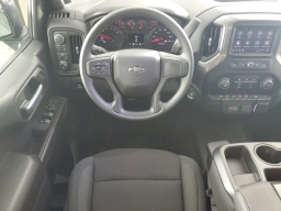 Chevrolet Silverado 1500 Custom Trail Boss 4WD Crew Cab 147" 2026