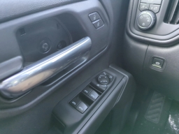 Chevrolet Silverado 1500 Custom Trail Boss 4WD Crew Cab 157" 2026