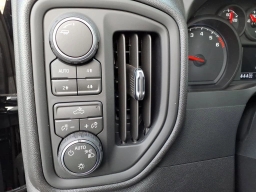 Chevrolet Silverado 1500 Custom Trail Boss 4WD Crew Cab 157" 2026