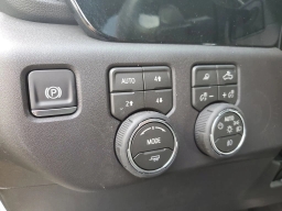 Chevrolet Silverado 1500 LT Trail Boss 4WD Crew Cab 157" 2026