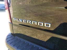 Chevrolet Silverado 1500 LT Trail Boss 4WD Crew Cab 157" 2026