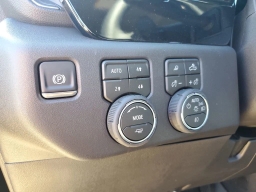 Chevrolet Silverado 1500 LT Trail Boss 4WD Crew Cab 157" 2026