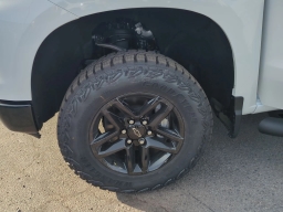 Chevrolet Silverado 1500 LT Trail Boss 4WD Crew Cab 157" 2026