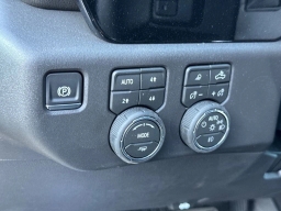 Chevrolet Silverado 1500 LT Trail Boss 4WD Crew Cab 157" 2026