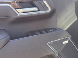 Chevrolet Silverado 1500 LT Trail Boss 4WD Crew Cab 157" 2026