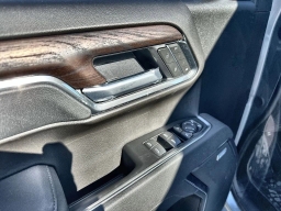 GMC Sierra 1500 SLT 4WD Crew Cab 157" 2026