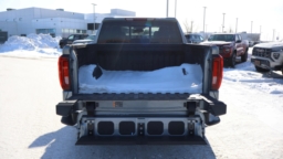 GMC Sierra 1500 SLT 4WD Crew Cab 157" 2026