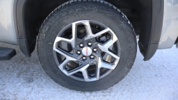 GMC Sierra 1500 SLT 4WD Crew Cab 157" 2026