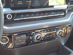 GMC Sierra 1500 SLT 4WD Crew Cab 147" 2026