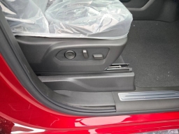 GMC Sierra 1500 SLT 4WD Crew Cab 147" 2026