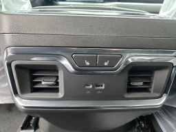 GMC Sierra 1500 SLT 4WD Crew Cab 147" 2026