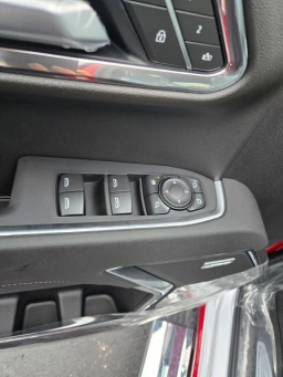 GMC Sierra 1500 SLT 4WD Crew Cab 147" 2026