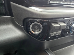 GMC Sierra 1500 SLT 4WD Crew Cab 147" 2026