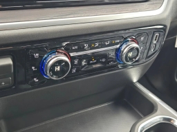 GMC Sierra 1500 SLT 4WD Crew Cab 147" 2026