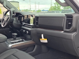 GMC Sierra 1500 SLT 4WD Crew Cab 147" 2026