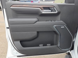 GMC Sierra 1500 SLT 4WD Crew Cab 147" 2026