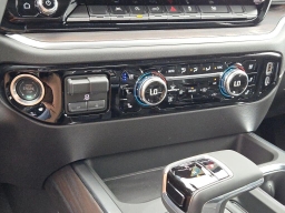 GMC Sierra 1500 SLT 4WD Crew Cab 147" 2026